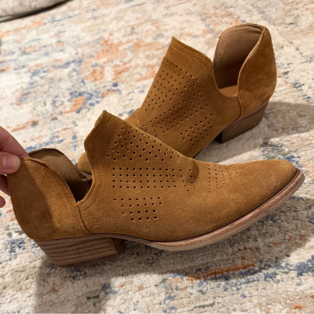 Gianni Bini Brown Suede Ankle Booties